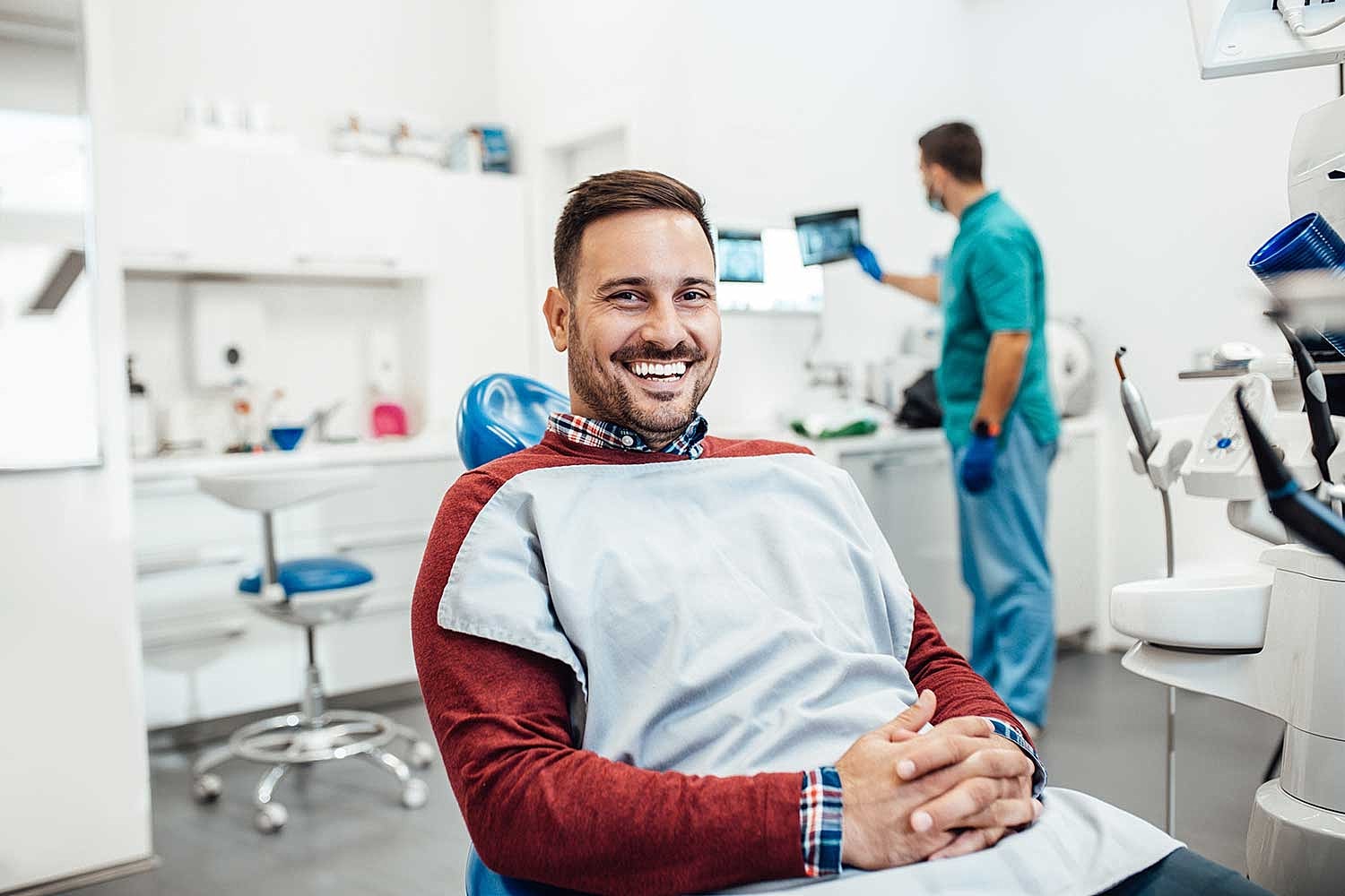 Veneers vs. Teeth Whitening: Why Some Stains Won’t Go Away