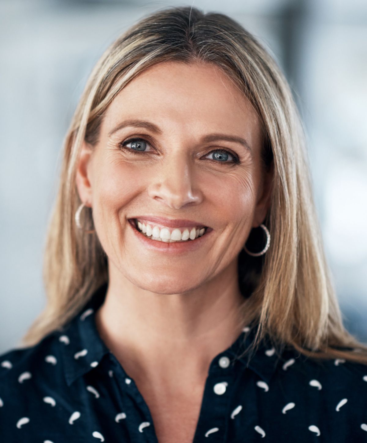 marina del rey full mouth reconstruction model with blonde hair