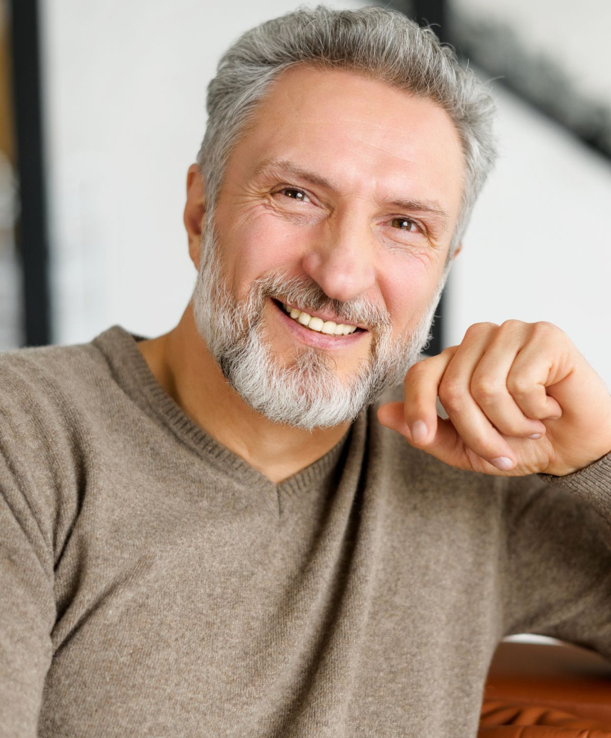 marina del rey dentures model with white hair
