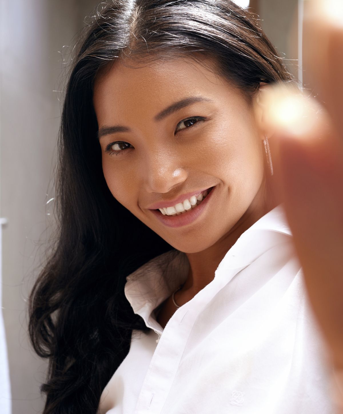 marina del rey teeth cleaning model with black hair