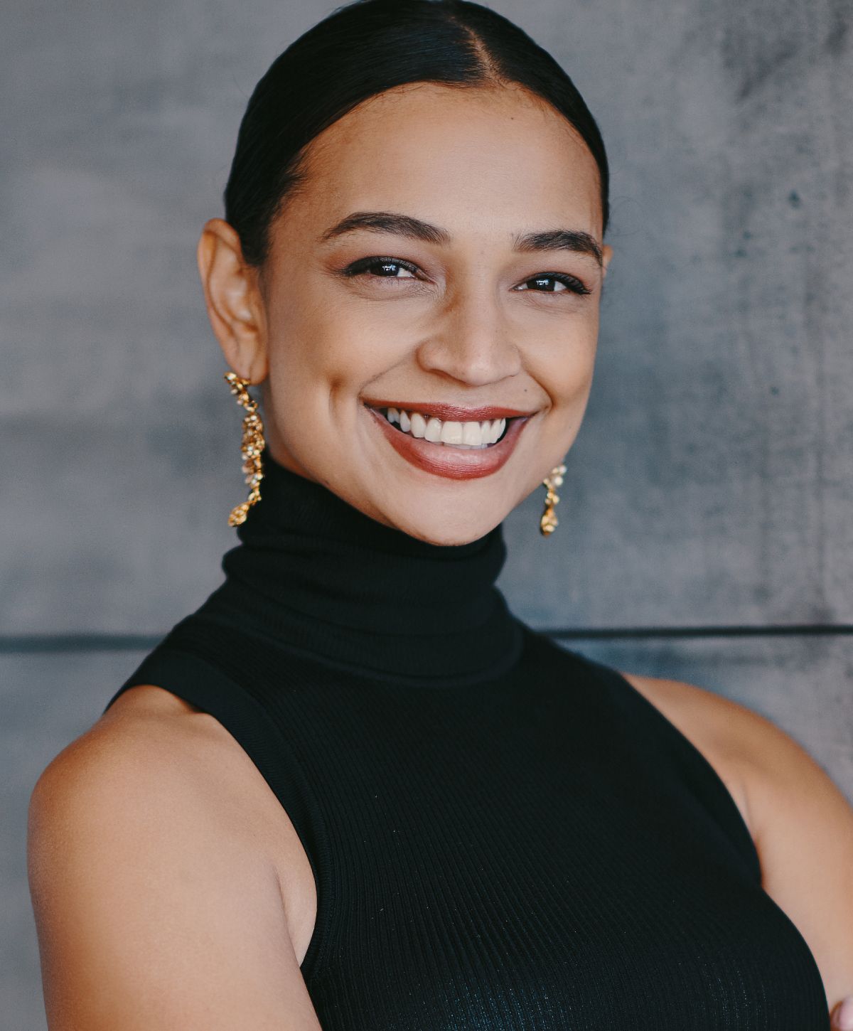 marina del rey laser dentistry model with dark hair