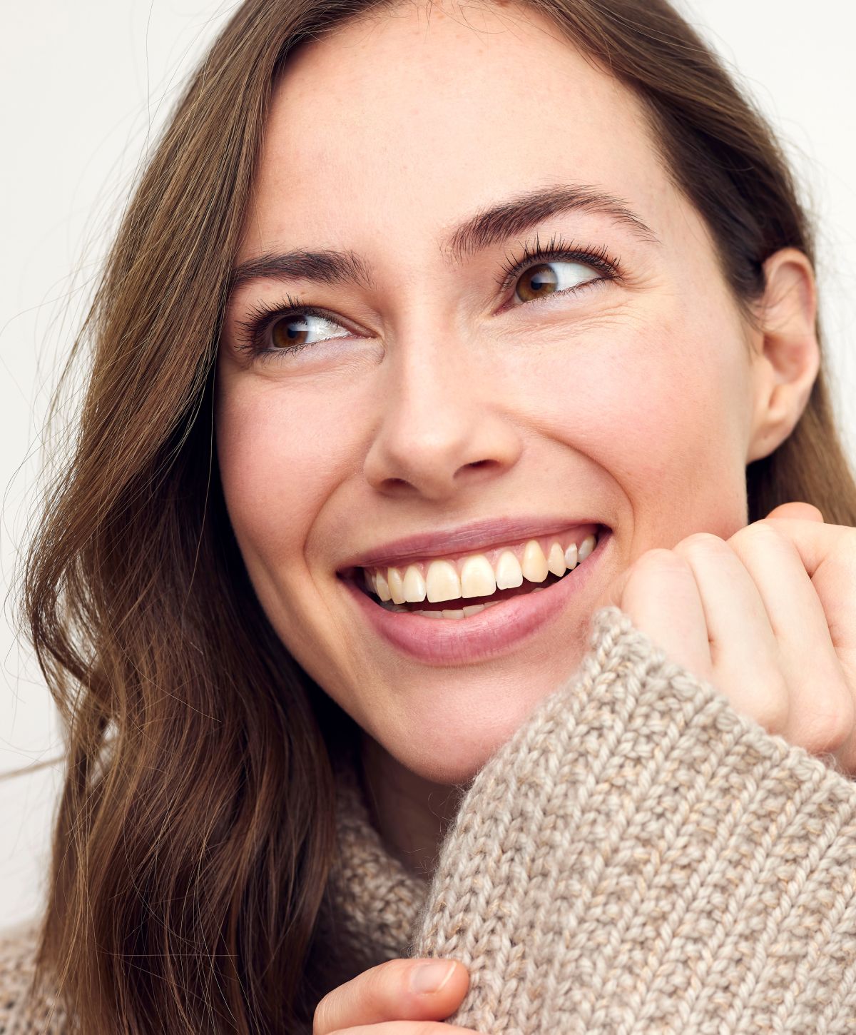 marina del rey invisalign model with brown hair